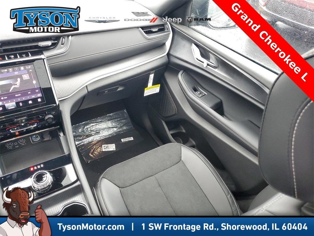 new 2025 Jeep Grand Cherokee L car, priced at $44,977