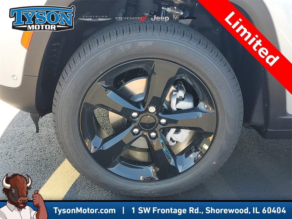 new 2025 Jeep Grand Cherokee car, priced at $49,994