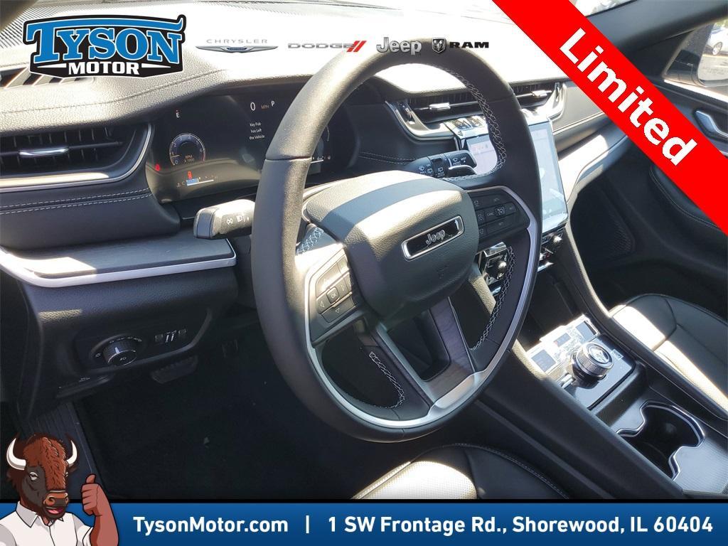 new 2025 Jeep Grand Cherokee car, priced at $49,994