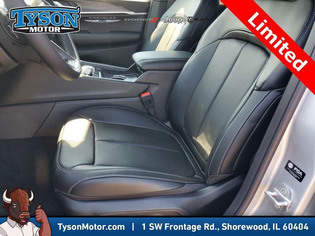 new 2025 Jeep Grand Cherokee car, priced at $46,494