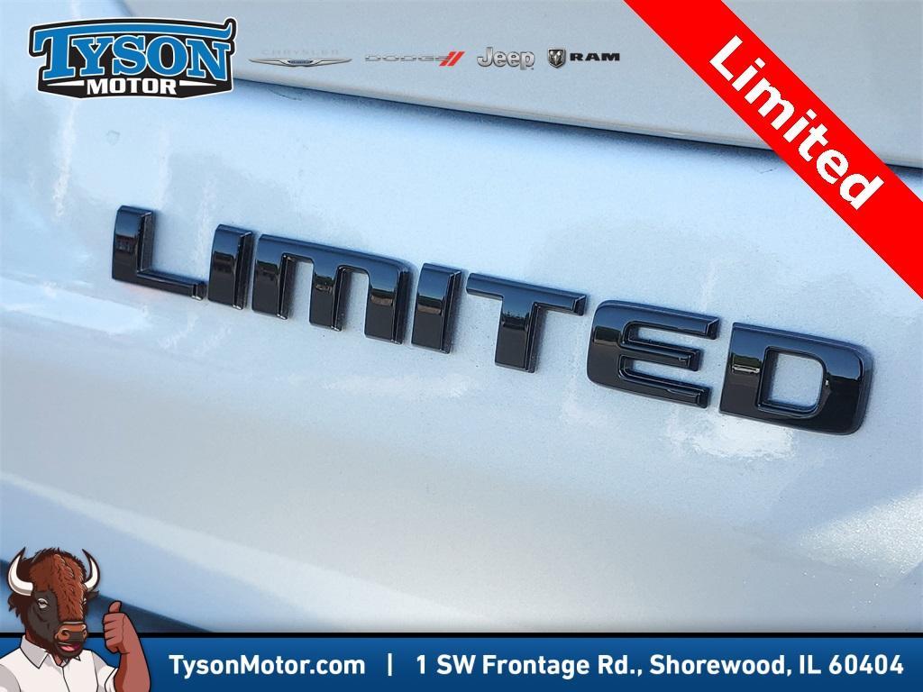 new 2025 Jeep Grand Cherokee car, priced at $49,994