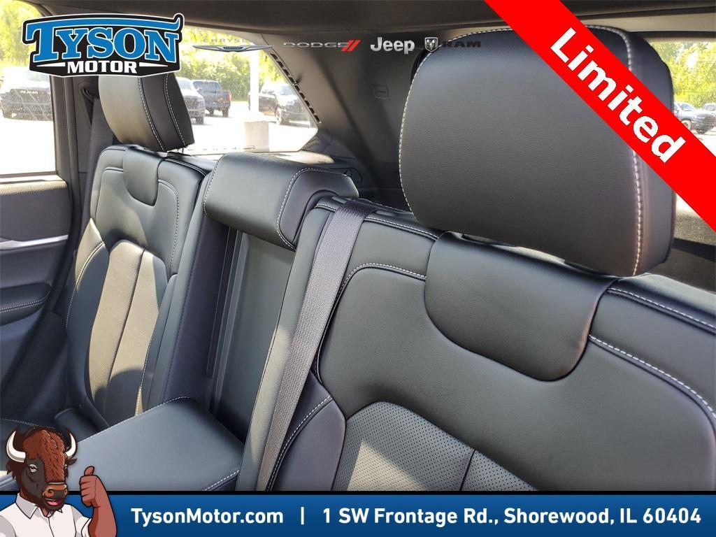 new 2025 Jeep Grand Cherokee car, priced at $49,994