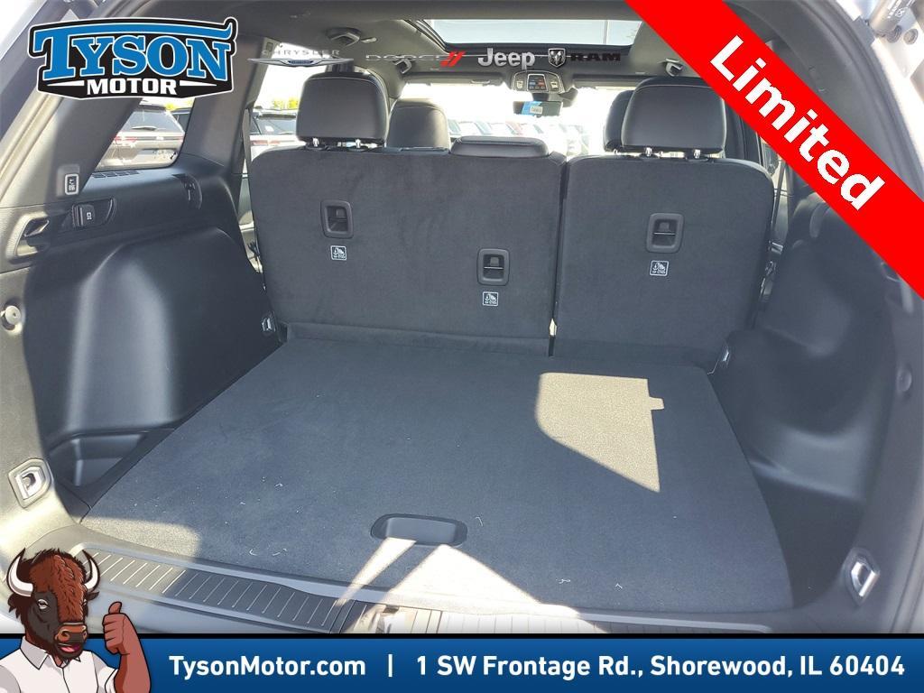 new 2025 Jeep Grand Cherokee car, priced at $49,994