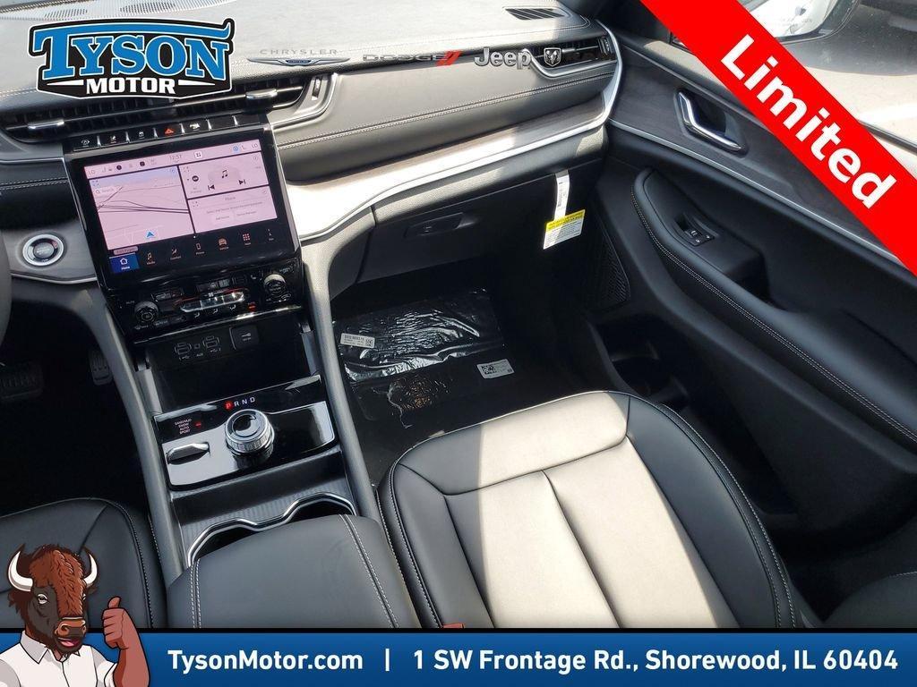 new 2025 Jeep Grand Cherokee car, priced at $44,236