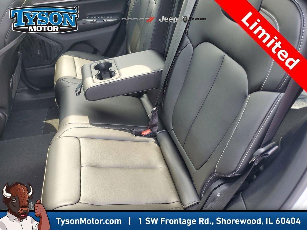 new 2025 Jeep Grand Cherokee car, priced at $44,236