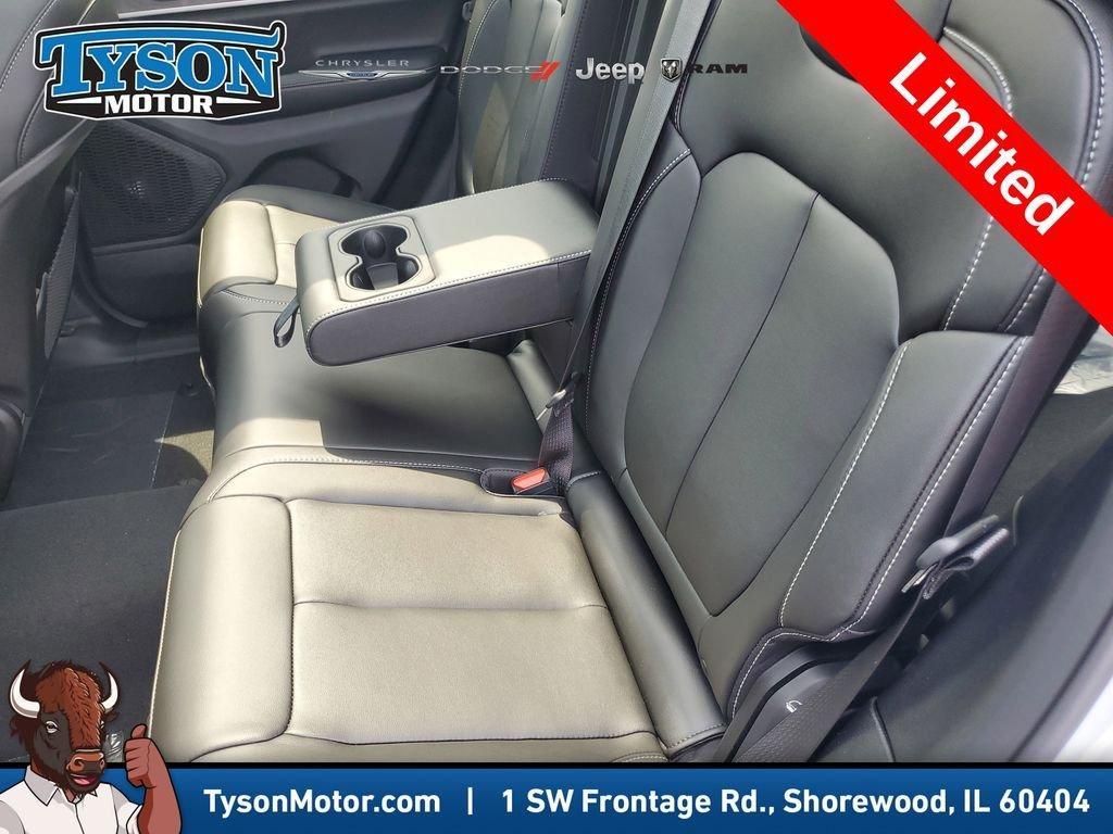 new 2025 Jeep Grand Cherokee car, priced at $48,149