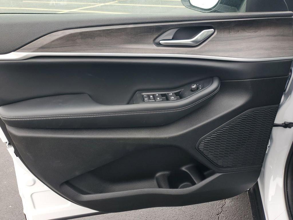 new 2026 Jeep Grand Cherokee L car, priced at $47,653