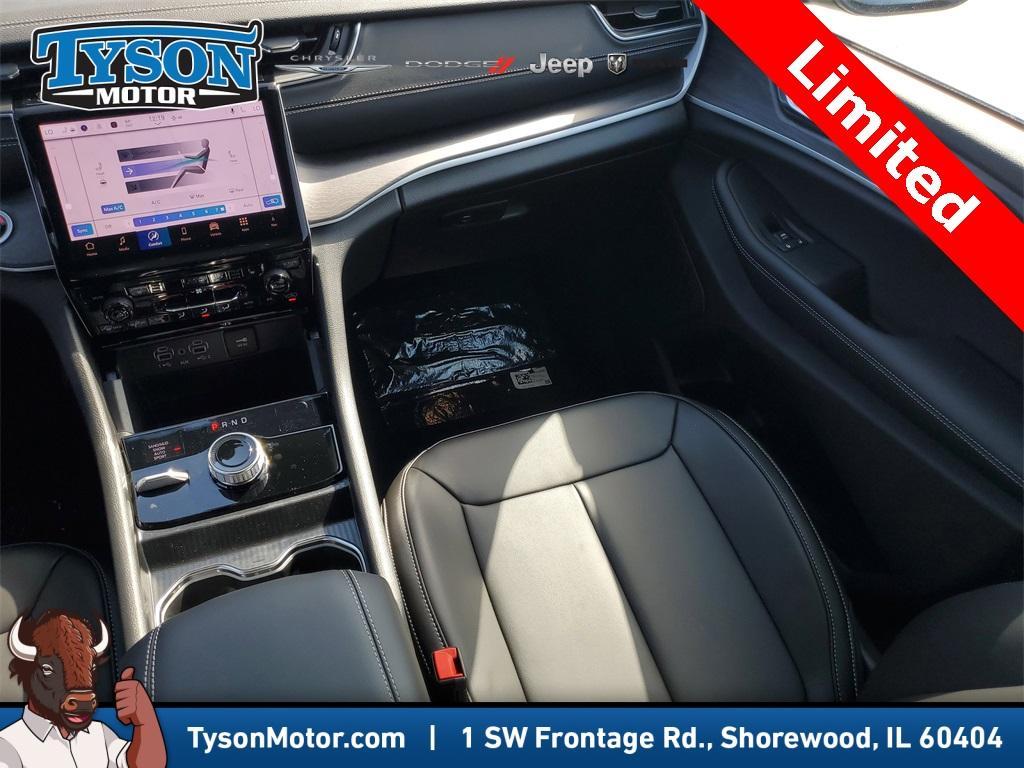 new 2025 Jeep Grand Cherokee car, priced at $47,611