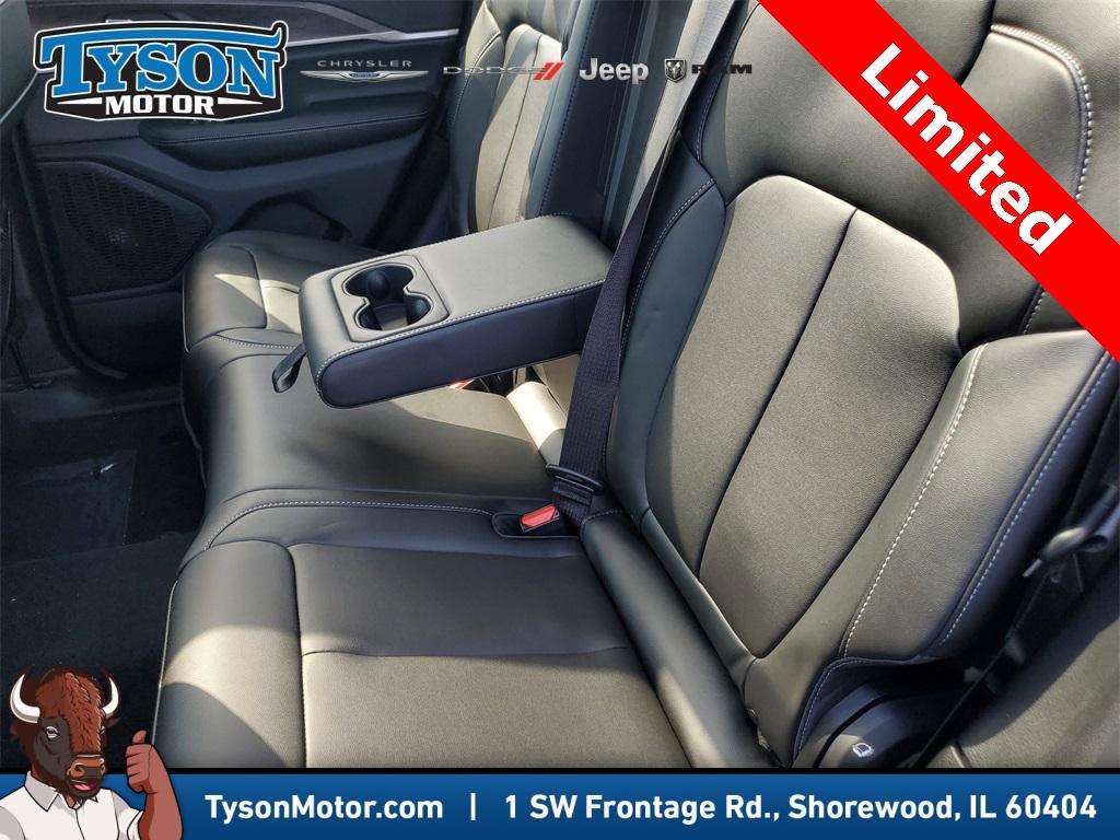 new 2025 Jeep Grand Cherokee car, priced at $47,611