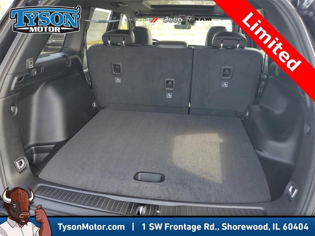 new 2025 Jeep Grand Cherokee car, priced at $47,611