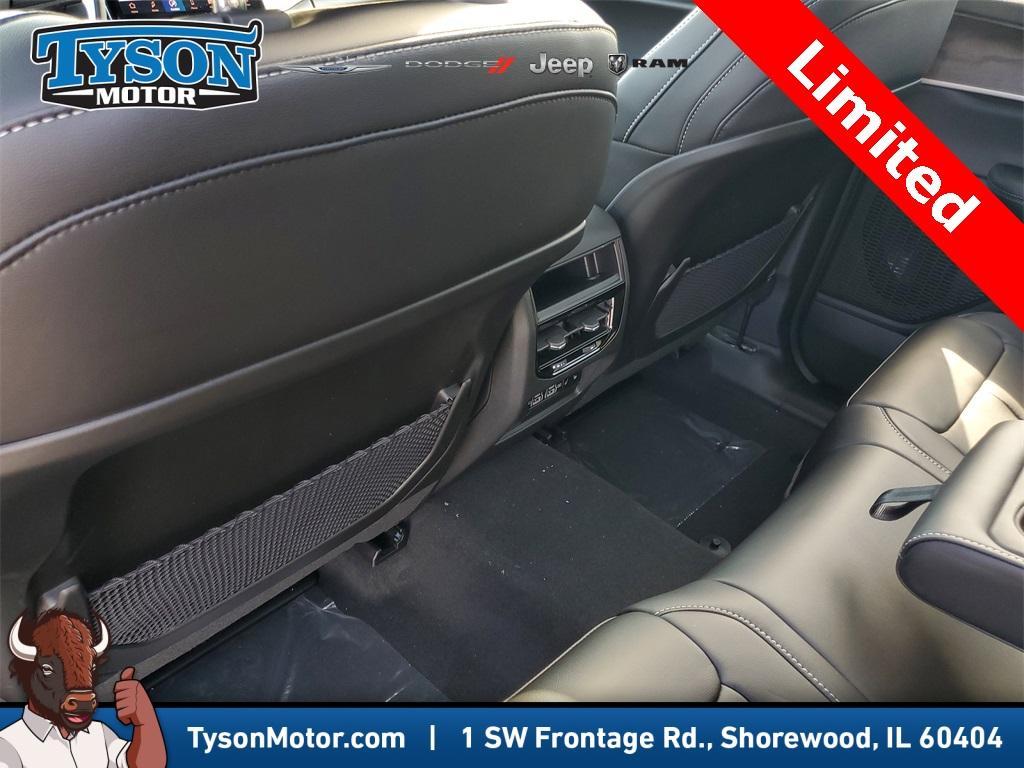 new 2025 Jeep Grand Cherokee car, priced at $47,611