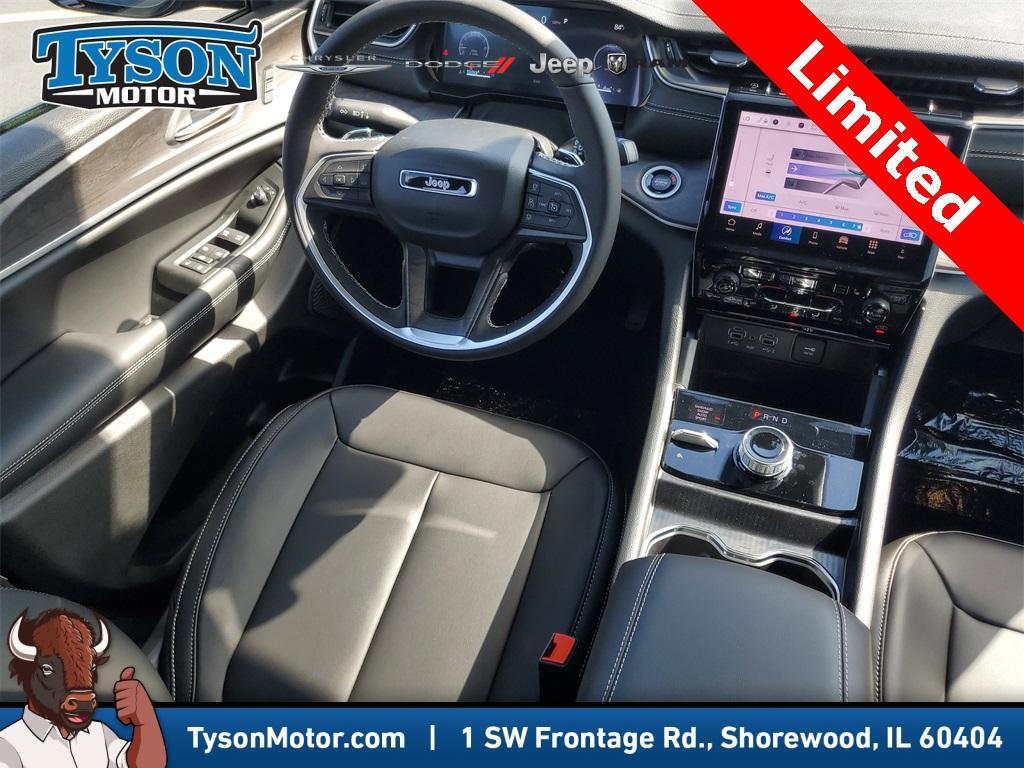 new 2025 Jeep Grand Cherokee car, priced at $47,611