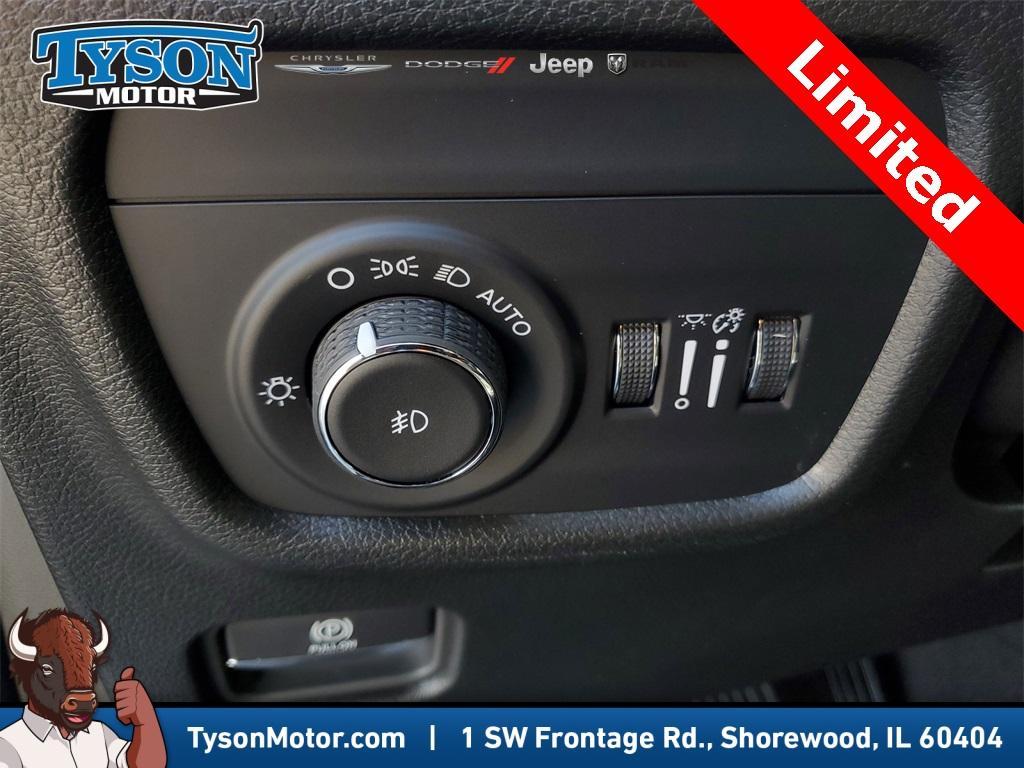 new 2025 Jeep Grand Cherokee car, priced at $47,611