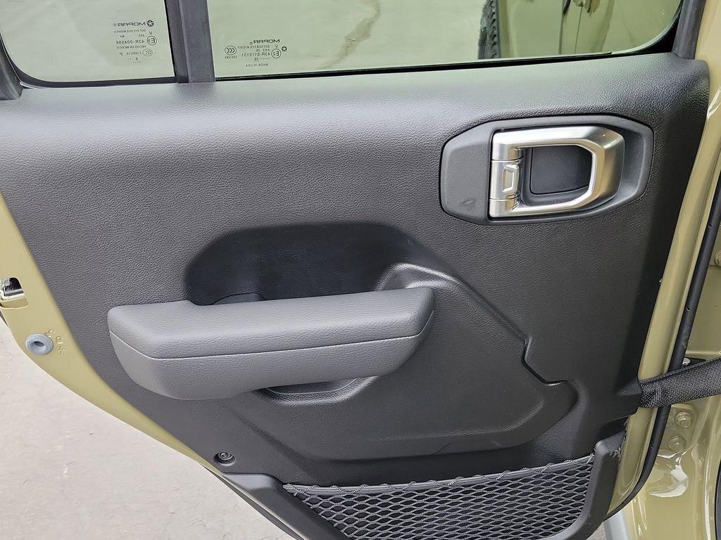 new 2026 Jeep Gladiator car, priced at $58,011