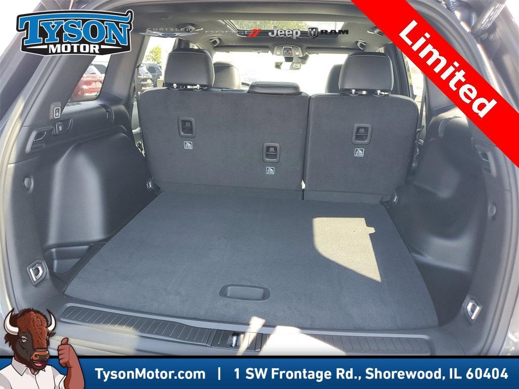 new 2025 Jeep Grand Cherokee car, priced at $44,908