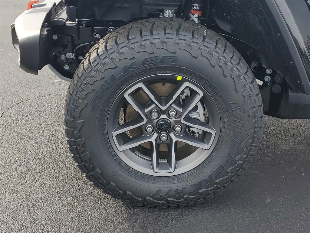 new 2026 Jeep Gladiator car, priced at $56,980