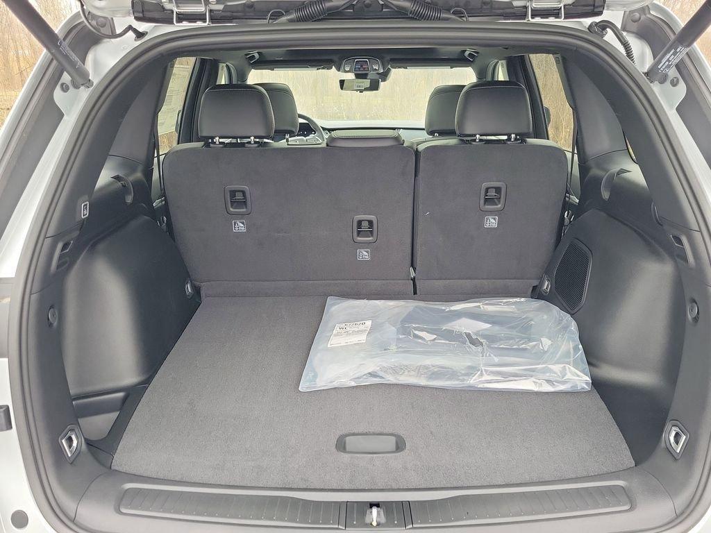 new 2026 Jeep Grand Cherokee car, priced at $49,223