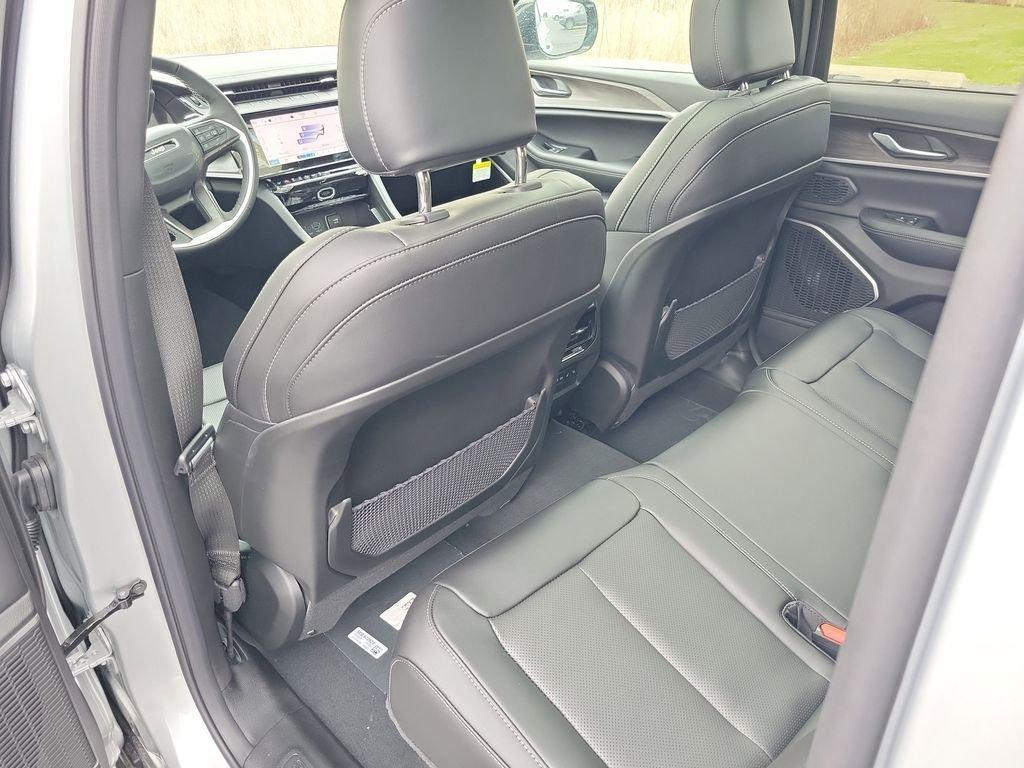 new 2026 Jeep Grand Cherokee car, priced at $49,223