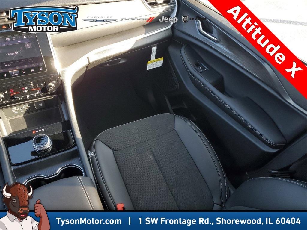 new 2025 Jeep Grand Cherokee L car, priced at $44,544