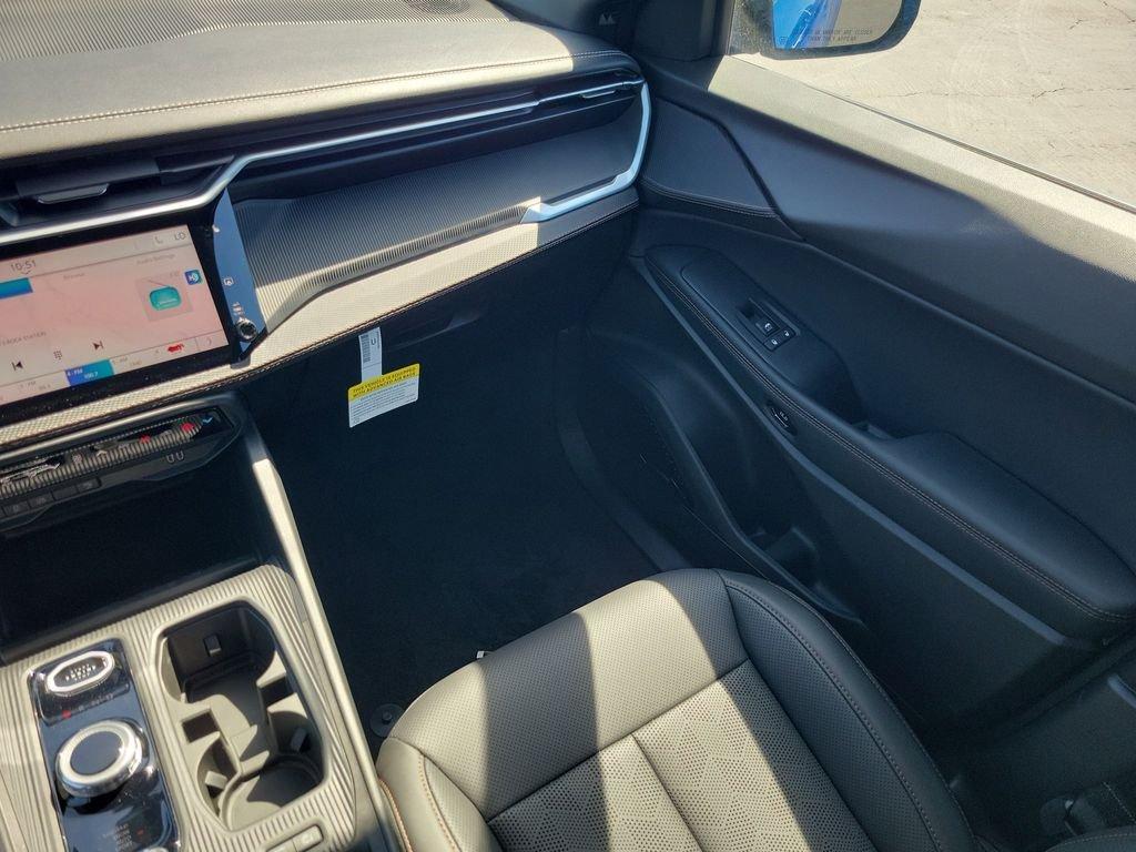new 2026 Jeep Cherokee car, priced at $42,843
