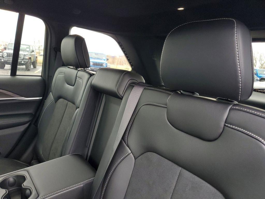 new 2026 Jeep Grand Cherokee car, priced at $42,748