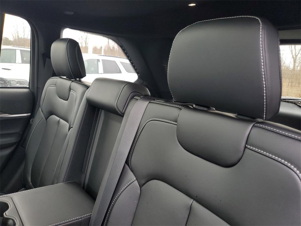 new 2025 Jeep Grand Cherokee car, priced at $49,890