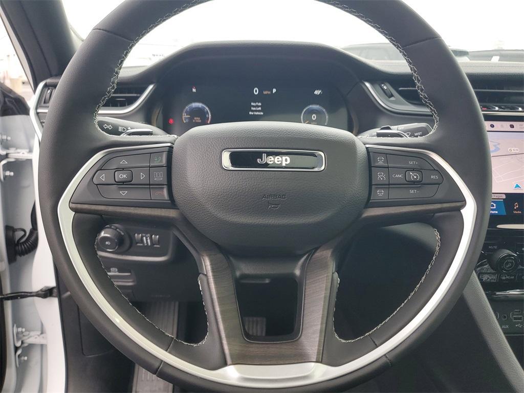 new 2025 Jeep Grand Cherokee car, priced at $49,890