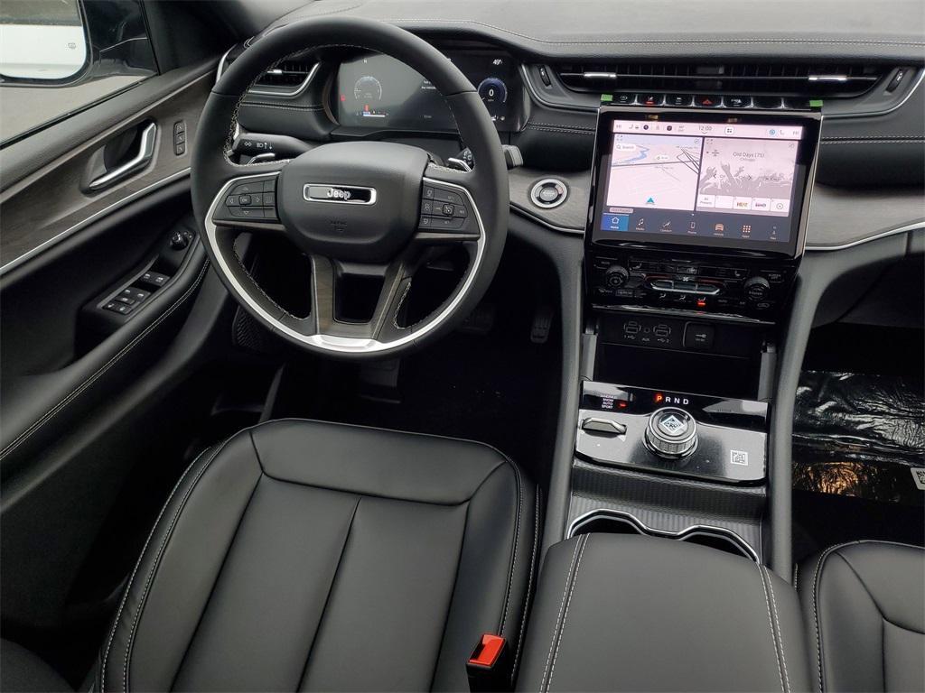 new 2025 Jeep Grand Cherokee car, priced at $49,890