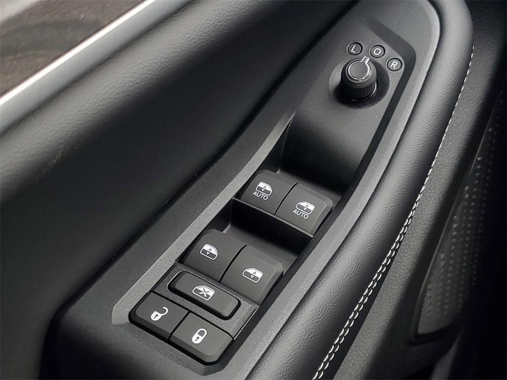 new 2025 Jeep Grand Cherokee car, priced at $49,890