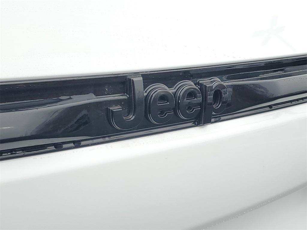 new 2025 Jeep Grand Cherokee car, priced at $49,890
