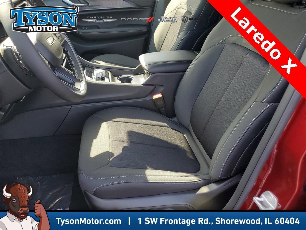 new 2025 Jeep Grand Cherokee car, priced at $28,764