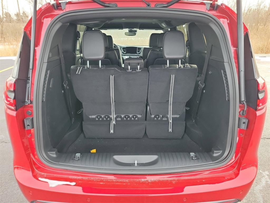 new 2026 Chrysler Pacifica car, priced at $46,175
