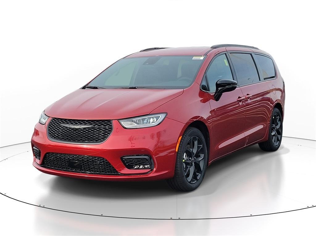 new 2026 Chrysler Pacifica car, priced at $46,175