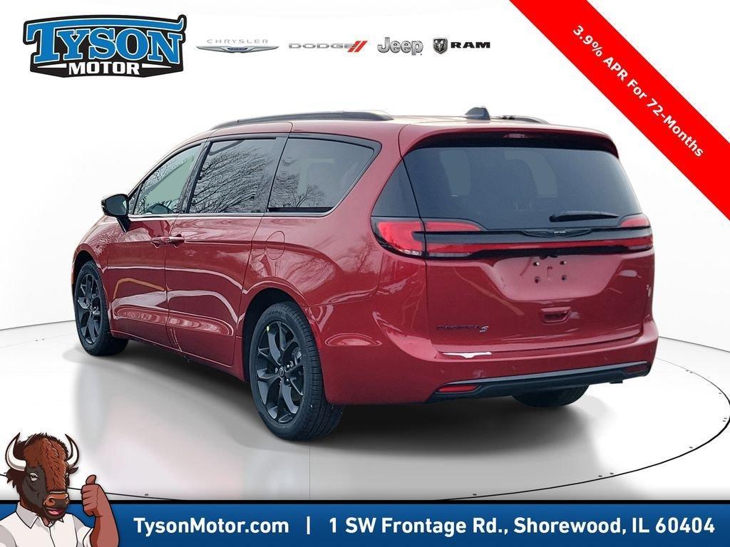 new 2026 Chrysler Pacifica car, priced at $45,898