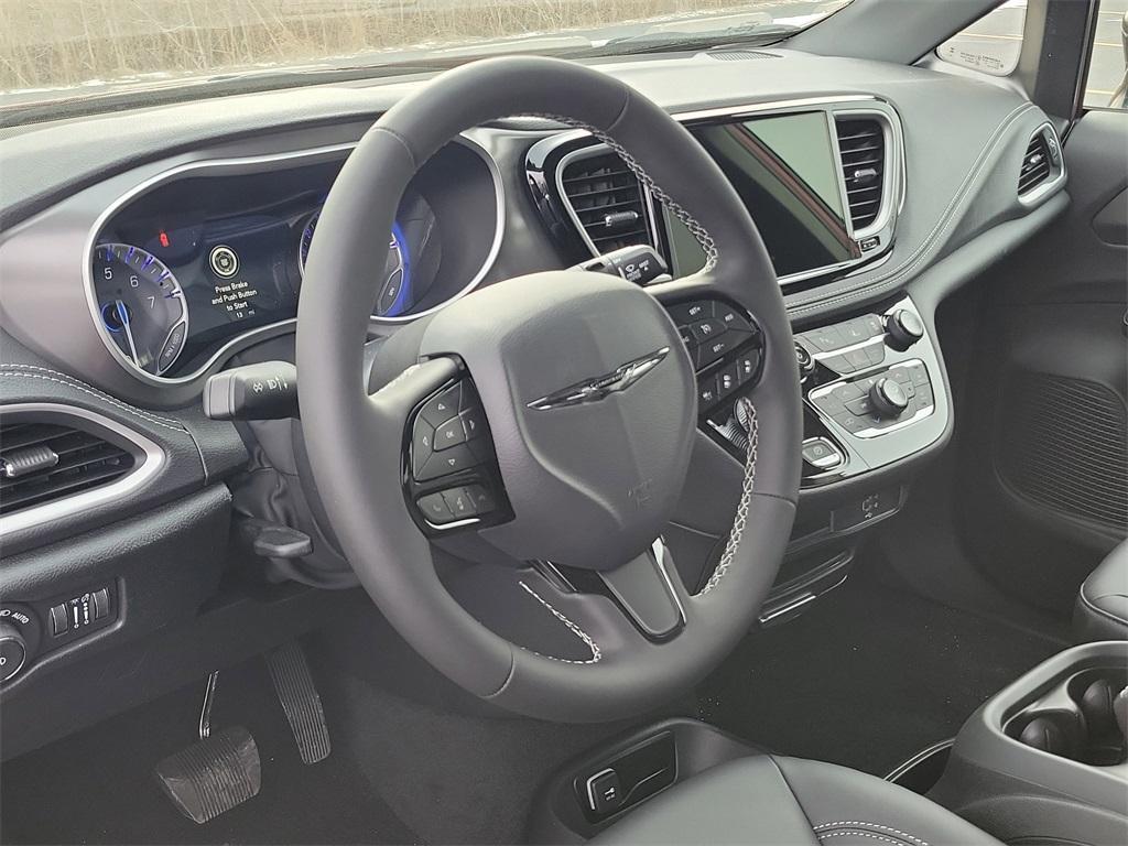new 2026 Chrysler Pacifica car, priced at $46,175