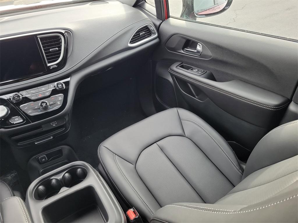 new 2026 Chrysler Pacifica car, priced at $46,175