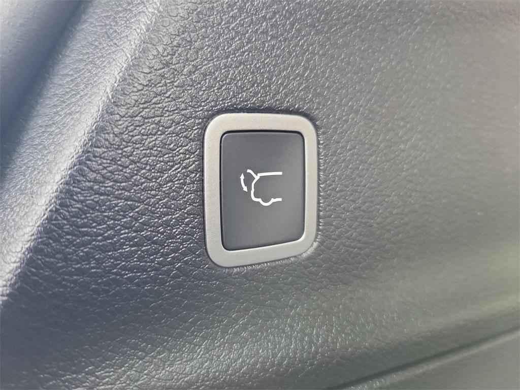 new 2026 Chrysler Pacifica car, priced at $46,175