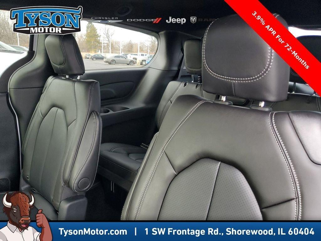 new 2026 Chrysler Pacifica car, priced at $45,091
