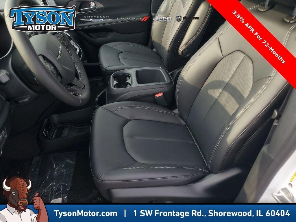 new 2026 Chrysler Pacifica car, priced at $45,091