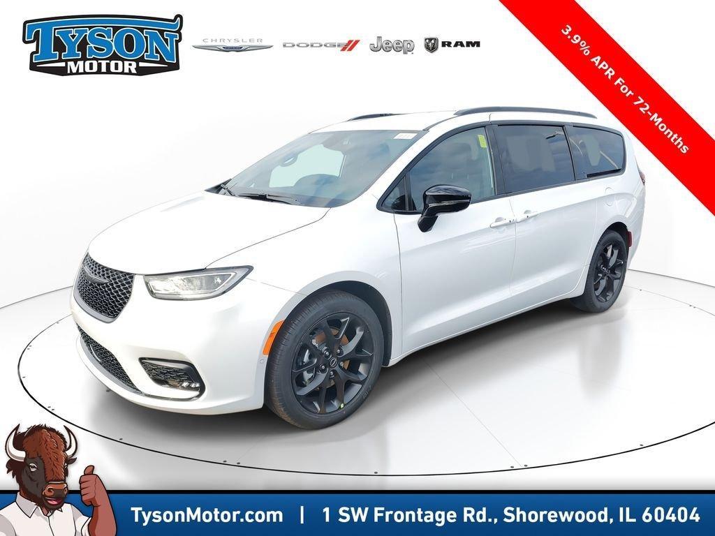 new 2026 Chrysler Pacifica car, priced at $45,091