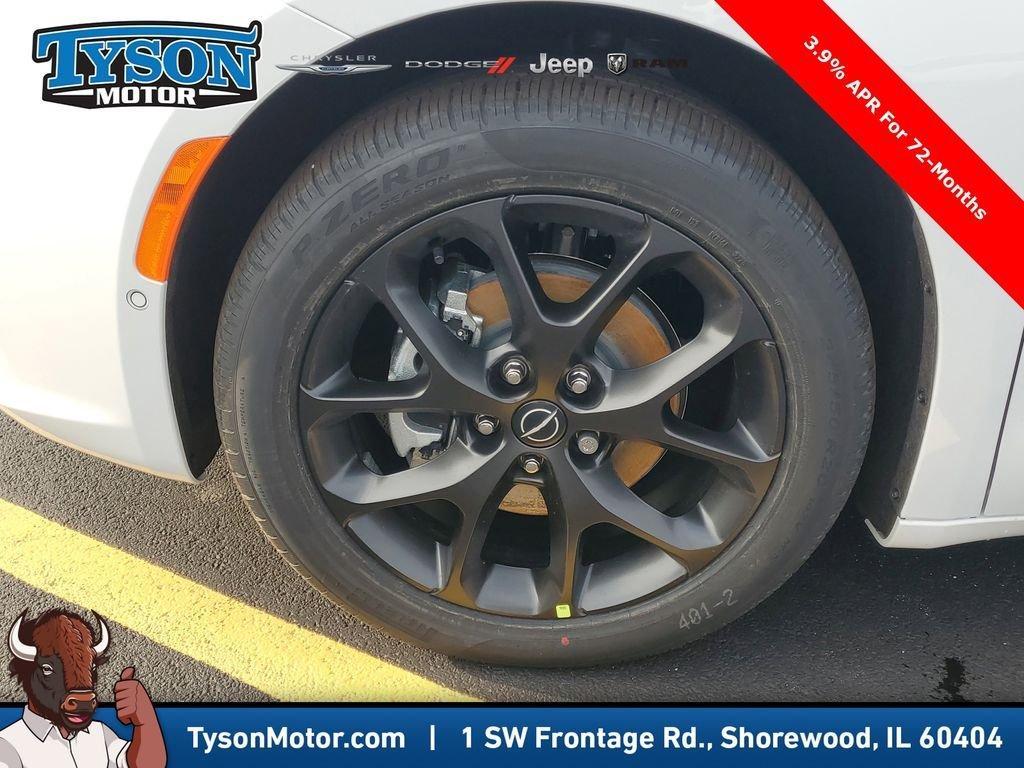 new 2026 Chrysler Pacifica car, priced at $45,091