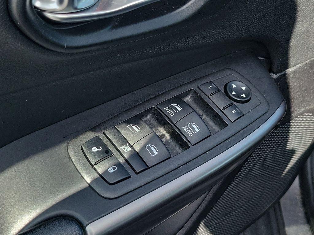 used 2022 Jeep Cherokee car, priced at $21,260