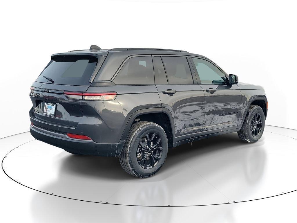 new 2026 Jeep Grand Cherokee car, priced at $43,570
