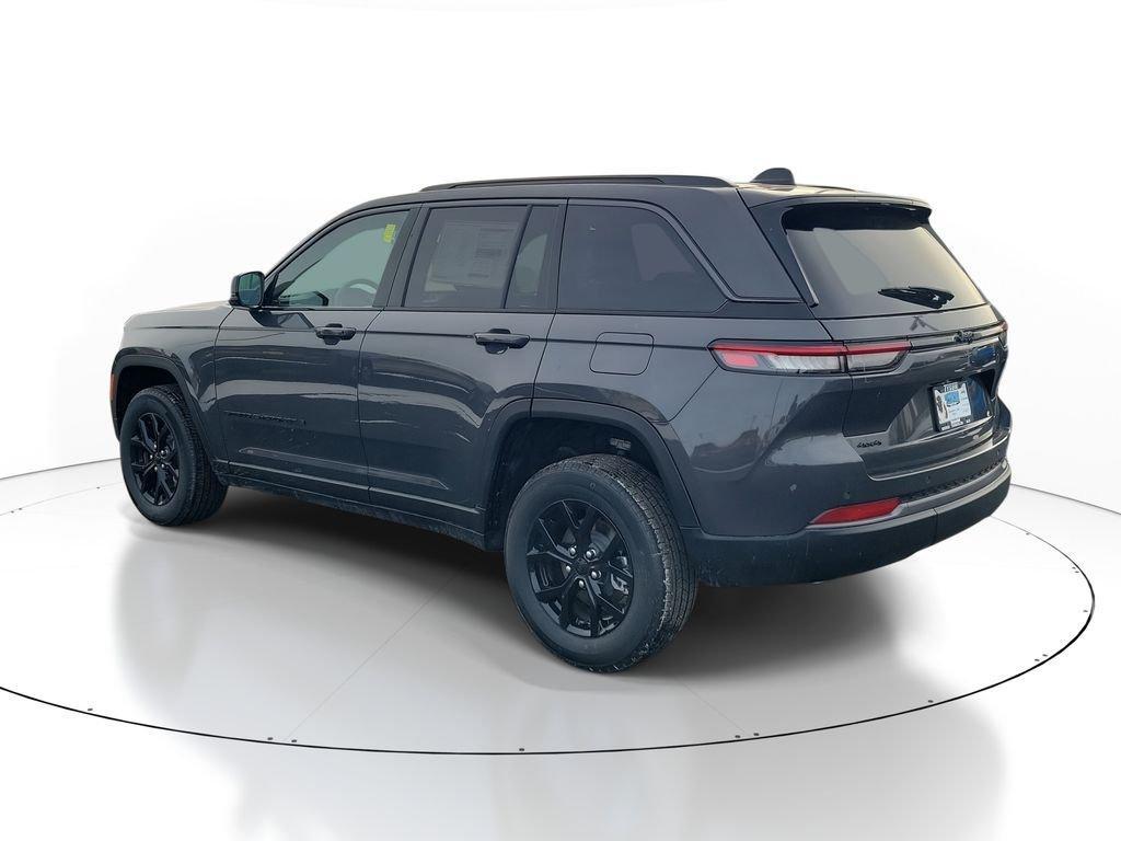 new 2026 Jeep Grand Cherokee car, priced at $43,570