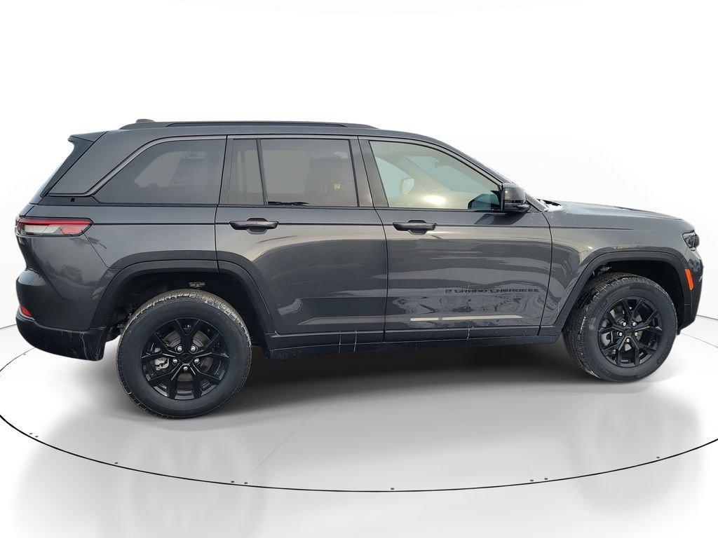 new 2026 Jeep Grand Cherokee car, priced at $43,570