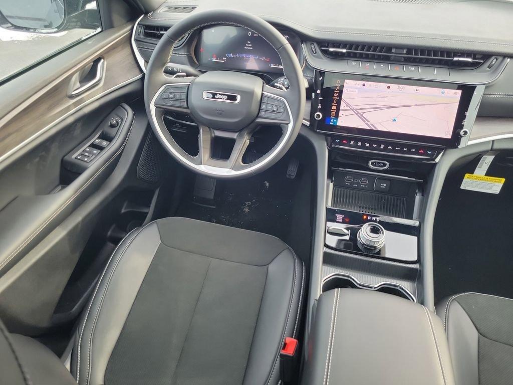 new 2026 Jeep Grand Cherokee car, priced at $43,570
