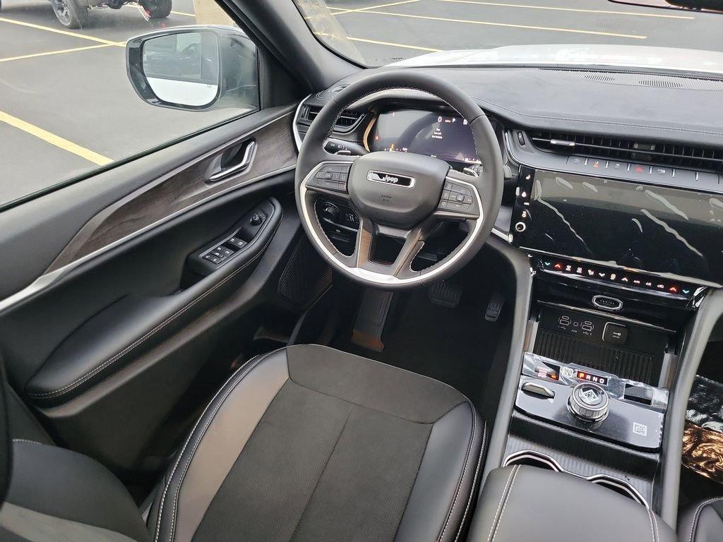 new 2026 Jeep Grand Cherokee car, priced at $43,747
