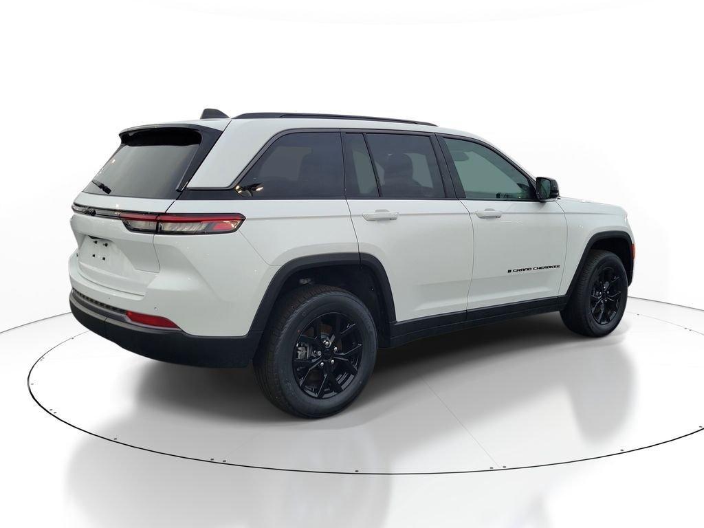 new 2026 Jeep Grand Cherokee car, priced at $43,747