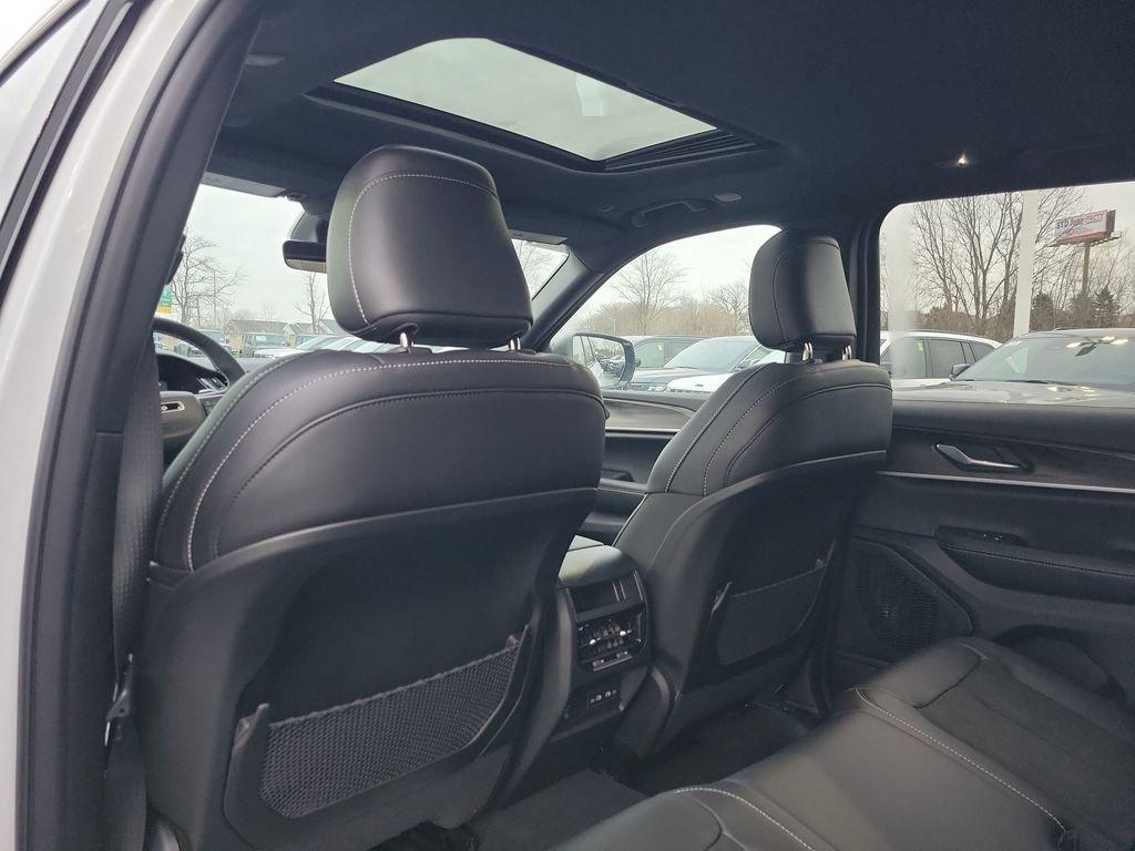 new 2026 Jeep Grand Cherokee car, priced at $43,747