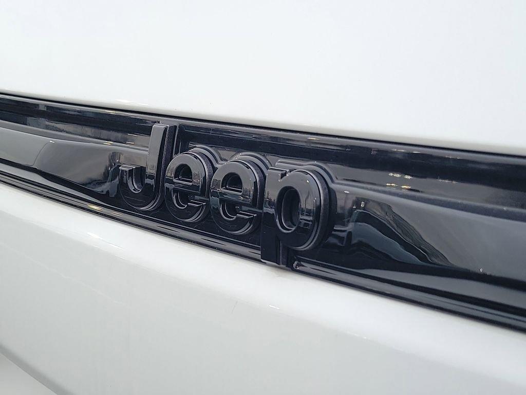 new 2026 Jeep Grand Cherokee car, priced at $43,747